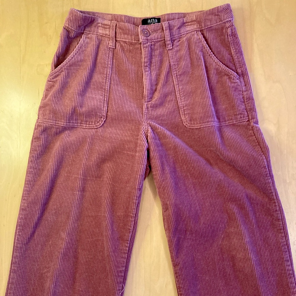 A.N.A Women’s wide leg, cropped, corduroy pants. Size 10.